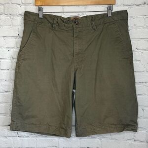 Boston Traders Men's Olive Green Shorts Size 38